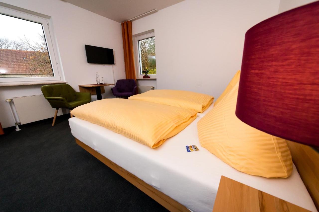 Wohlfuehlhotel Im Schlosspark - Self Checkin Willebadessen Bagian luar foto