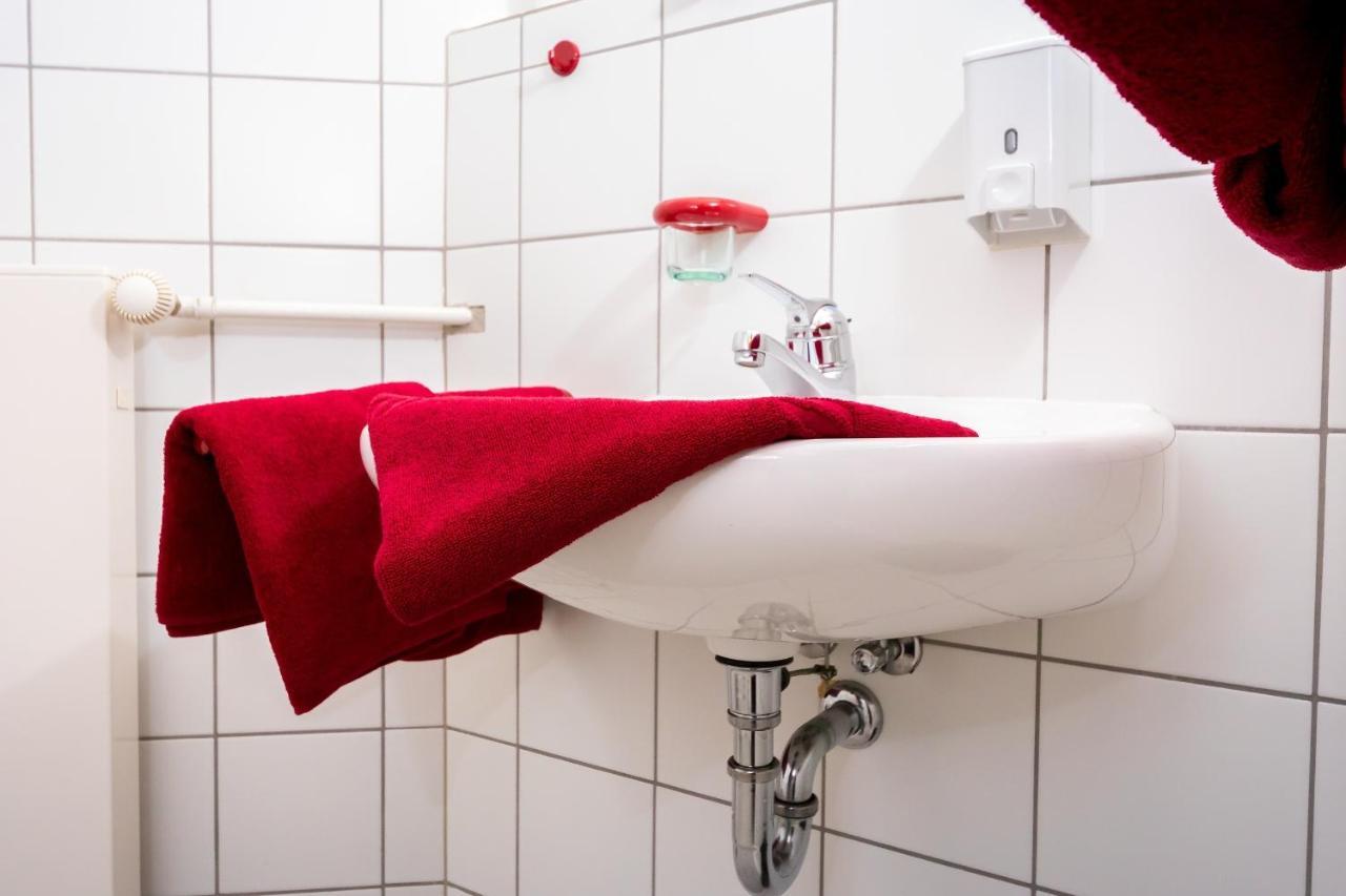 Wohlfuehlhotel Im Schlosspark - Self Checkin Willebadessen Bagian luar foto