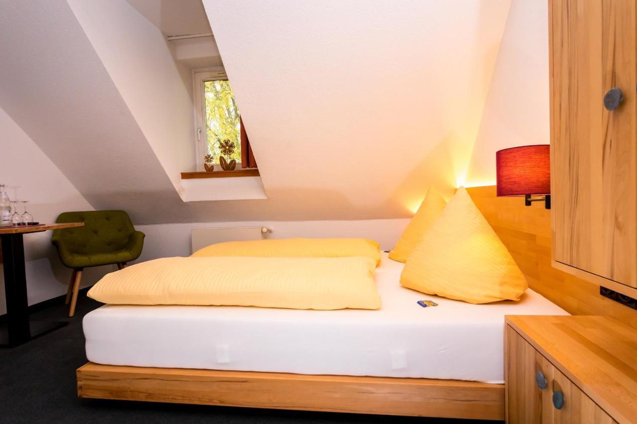 Wohlfuehlhotel Im Schlosspark - Self Checkin Willebadessen Bagian luar foto