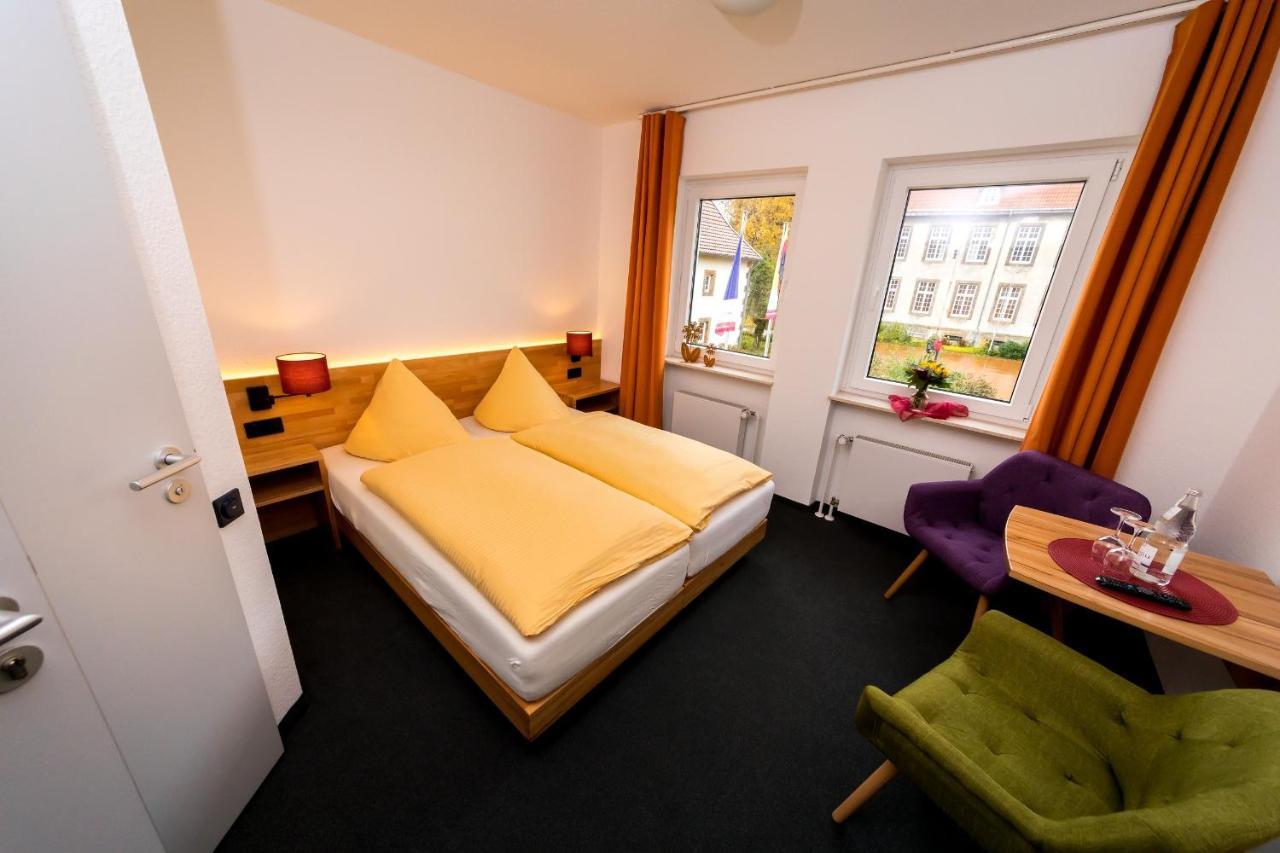 Wohlfuehlhotel Im Schlosspark - Self Checkin Willebadessen Bagian luar foto