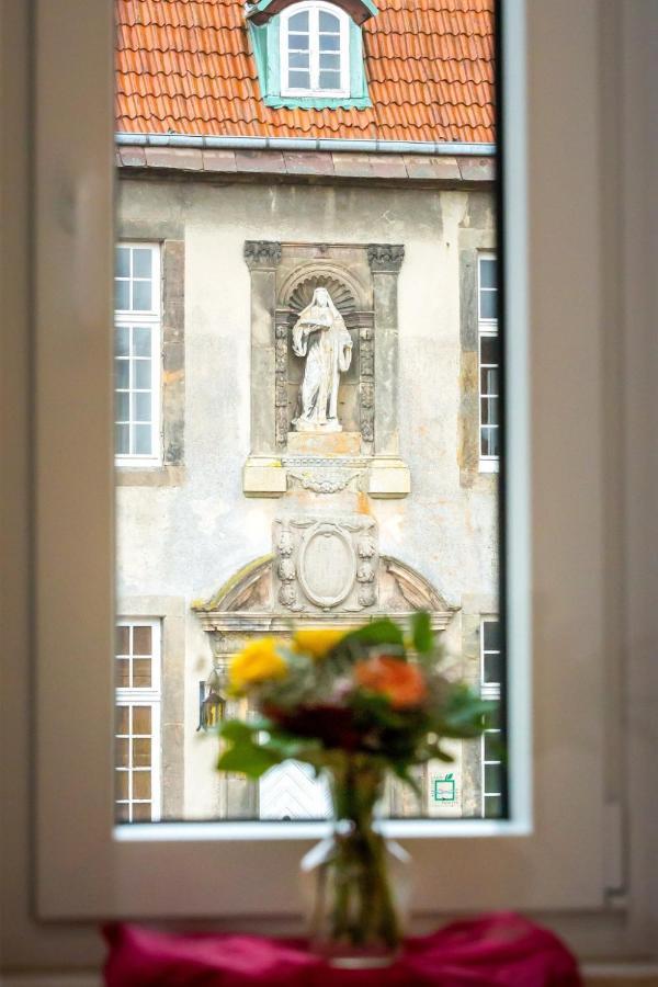 Wohlfuehlhotel Im Schlosspark - Self Checkin Willebadessen Bagian luar foto