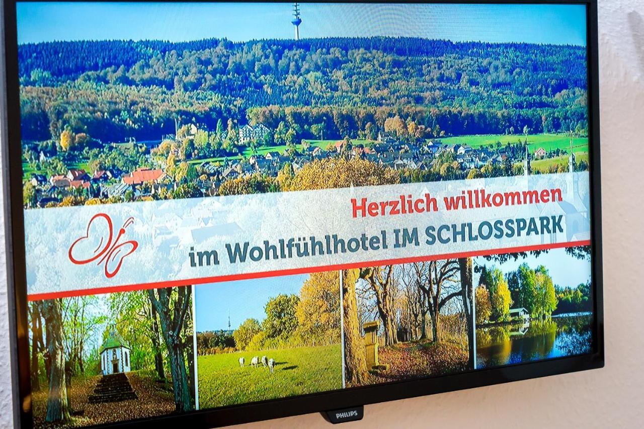 Wohlfuehlhotel Im Schlosspark - Self Checkin Willebadessen Bagian luar foto